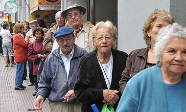 Jubilados: cuánto pasarán a cobrar en junio con el nuevo índice de inflación y qué pasará con el bono