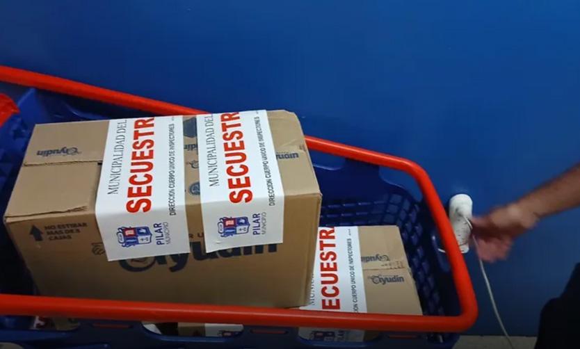 Encuentran productos vencidos en dos locales de Carrefour de Pilar