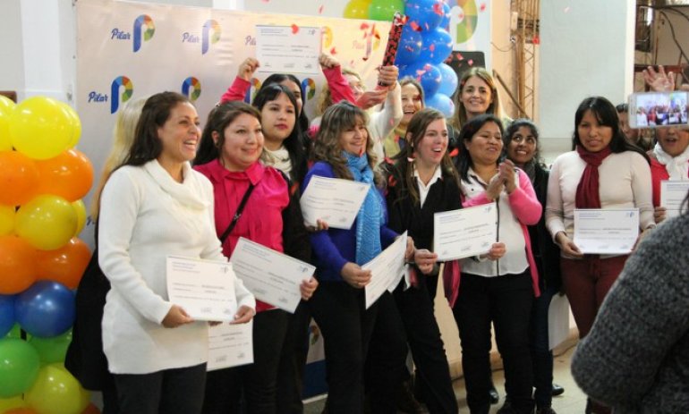 Escuelas Municipales: Entregan 350 diplomas a nuevos egresados