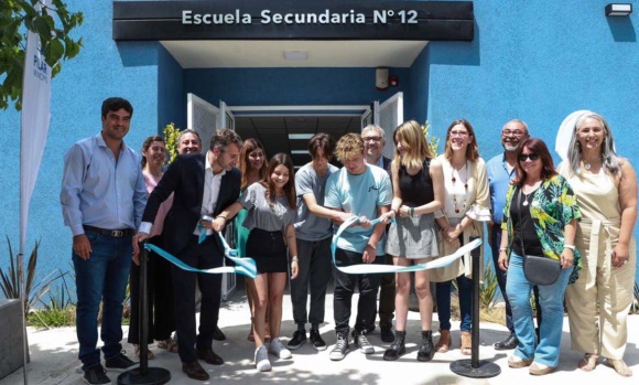 Achával inauguró la escuela número 12 en lo que va de su gestión