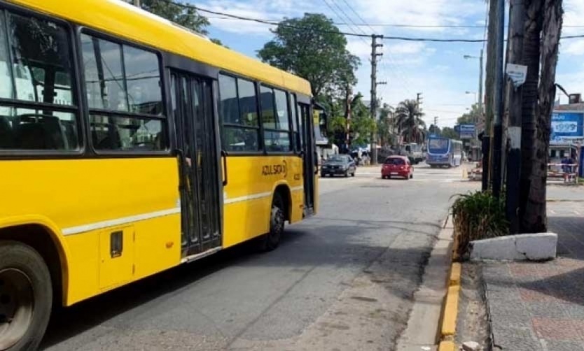 Colectivos: anuncian reducción de servicios por la suba de los combustibles