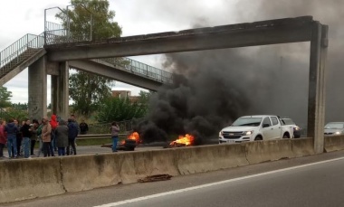 Fijan plazos para reparar el puente peatonal de la Autopista Pilar Pergamino