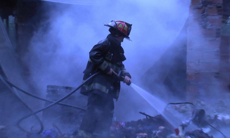 Mujer incendió su casa en un intento de suicidio