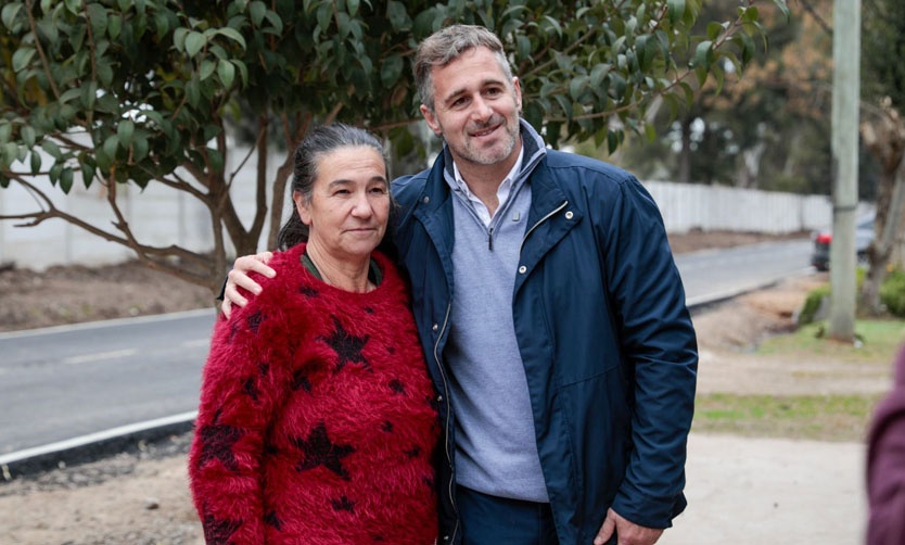 El intendente Achával recorrió obras de asfalto en Del Viso