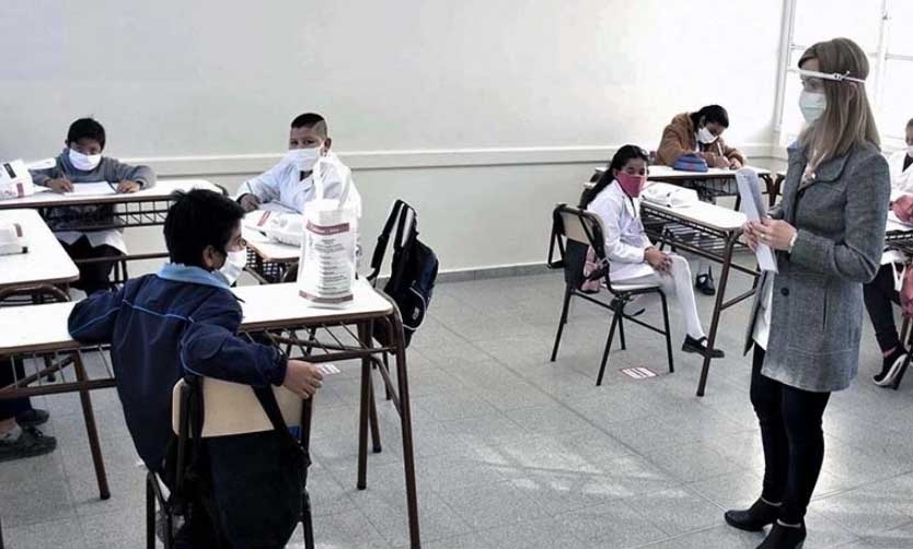 UDOCBA pide suspender la presencialidad en escuelas con alto riesgo de contagios